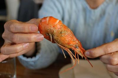 男子咳嗽半年多才知肺中呛入虾壳 虾壳是怎么进入肺部的？,男子咳嗽半年多才知肺中呛入虾壳 虾壳是怎么进入肺部的？,第1张